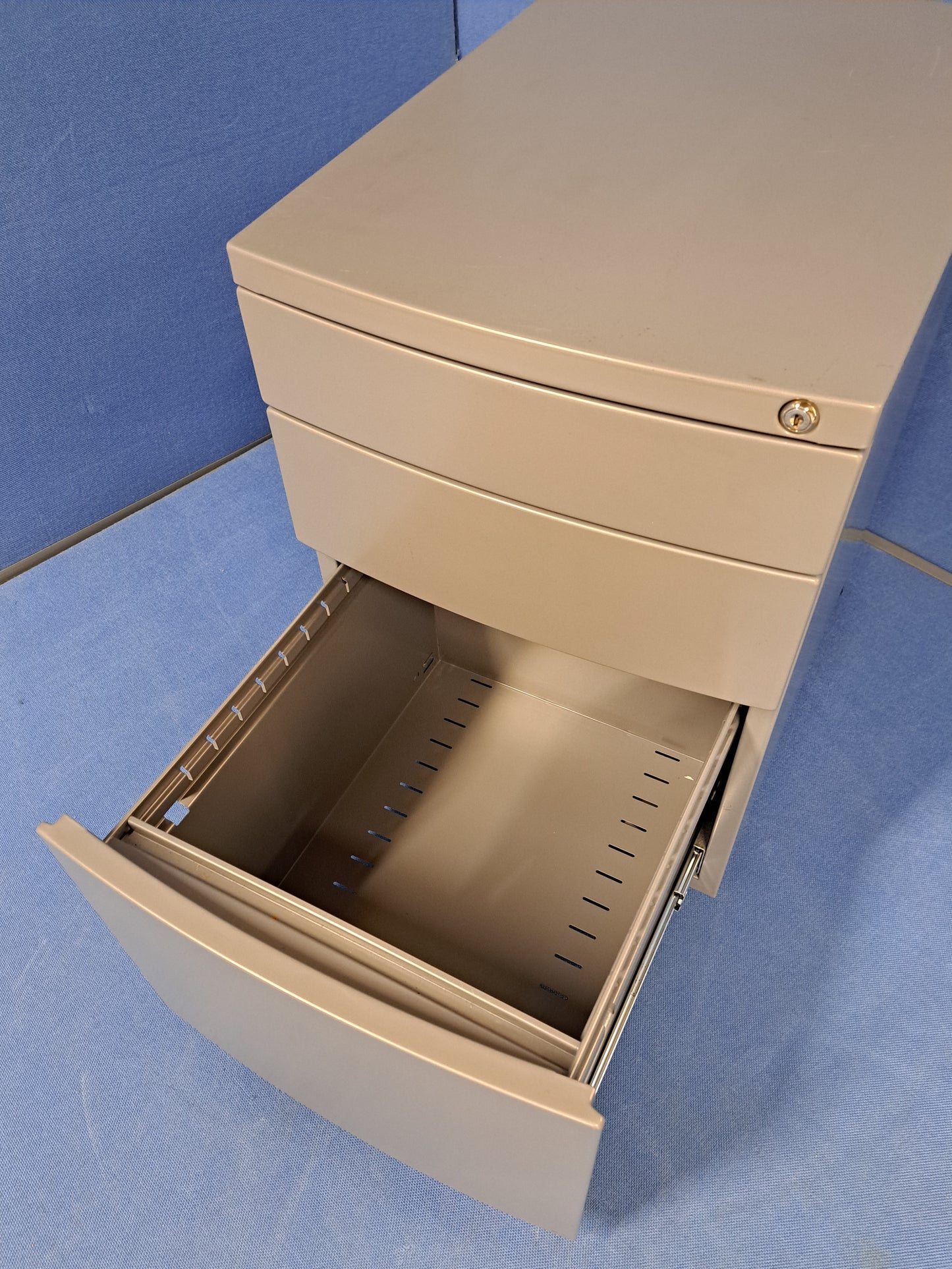 3 Drawer Metal Mobile Pedestal Grey (used)