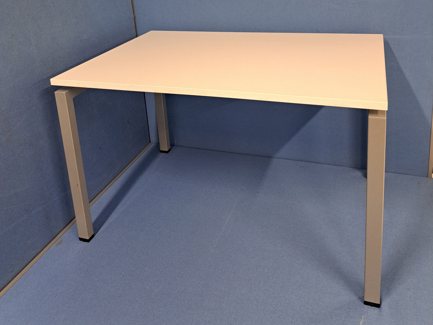 1200x800mm Straight Desk with Bench Style Frame White (used)