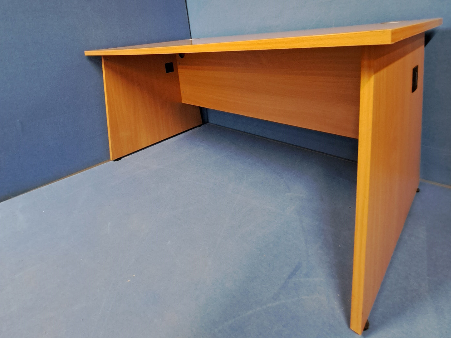 1600x800mm Straight Desk with Panel Legs Beech (used)