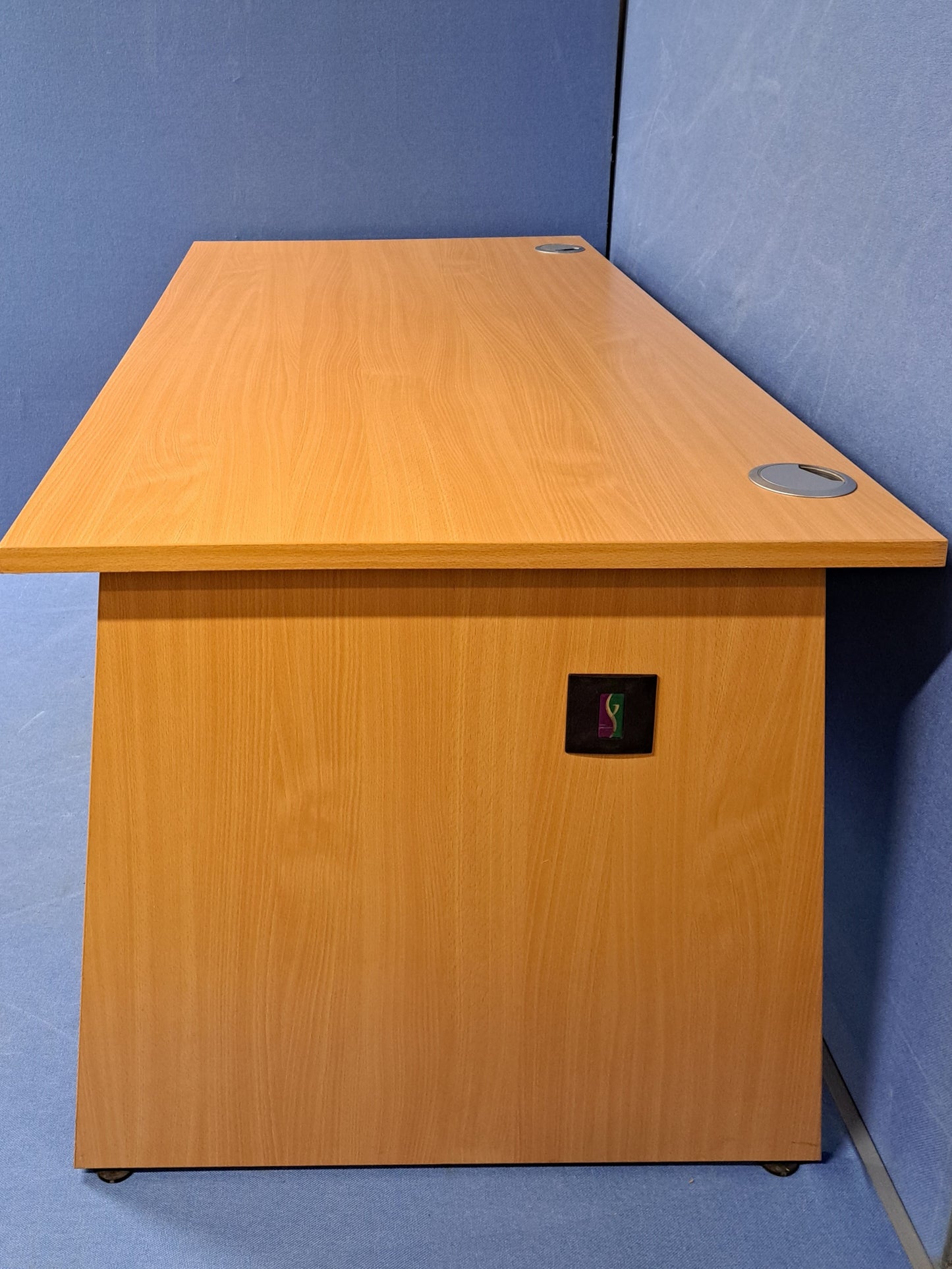 1600x800mm Straight Desk with Panel Legs Beech (used)