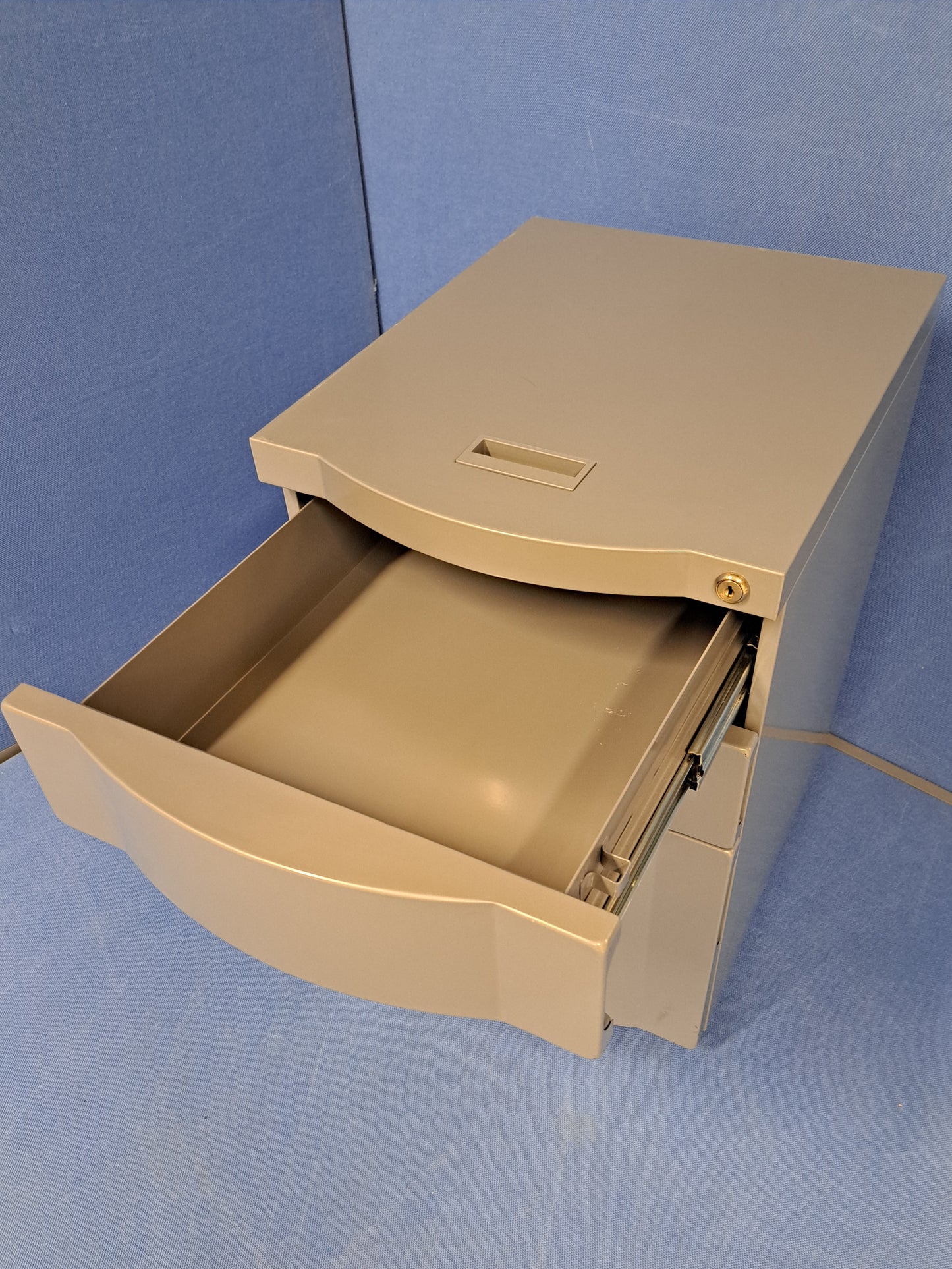 3 Drawer Metal Mobile Pedestal Grey (used)