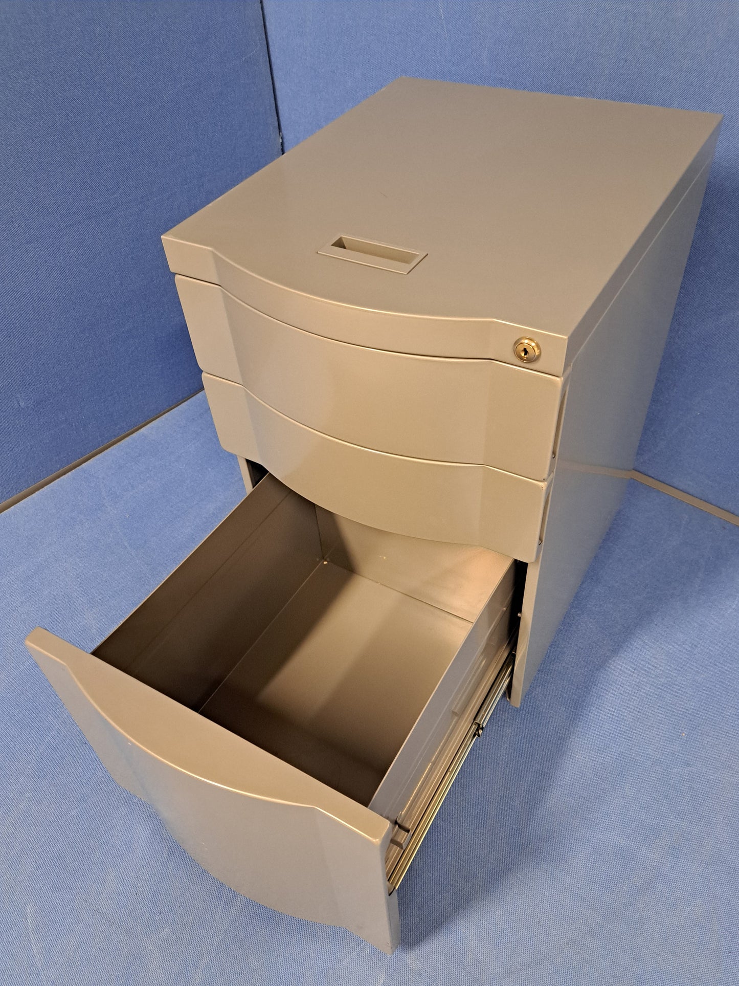 3 Drawer Metal Mobile Pedestal Grey (used)