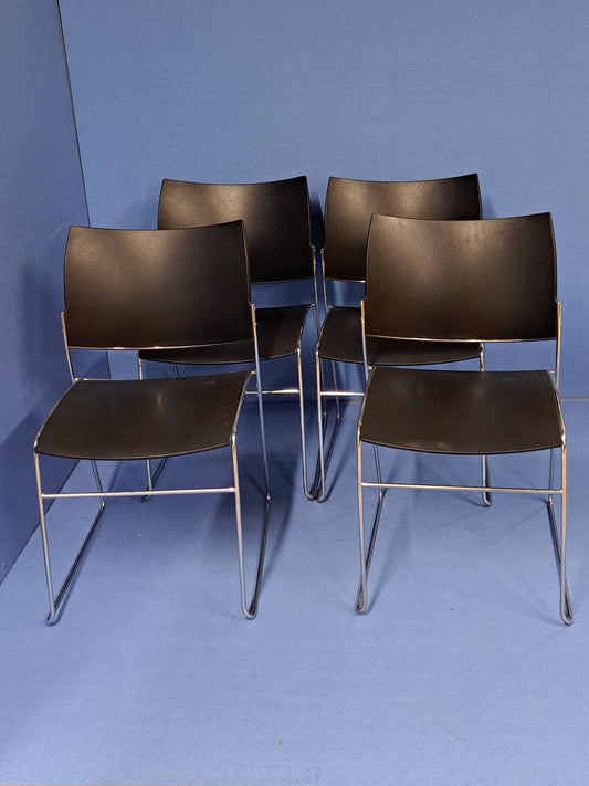 Set of 4 Casala Curvy meeting / visitors chair on chrome cantilever frame black (used)