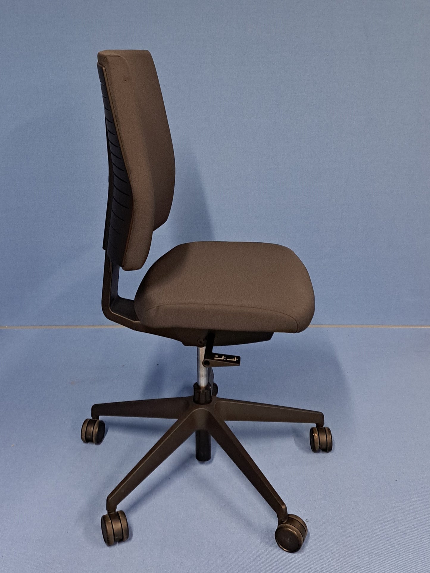 Senator FreeFlex Task Operators Chair Grey with black 5 star base (used)