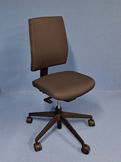 Senator FreeFlex Task Operators Chair Grey with black 5 star base (used)