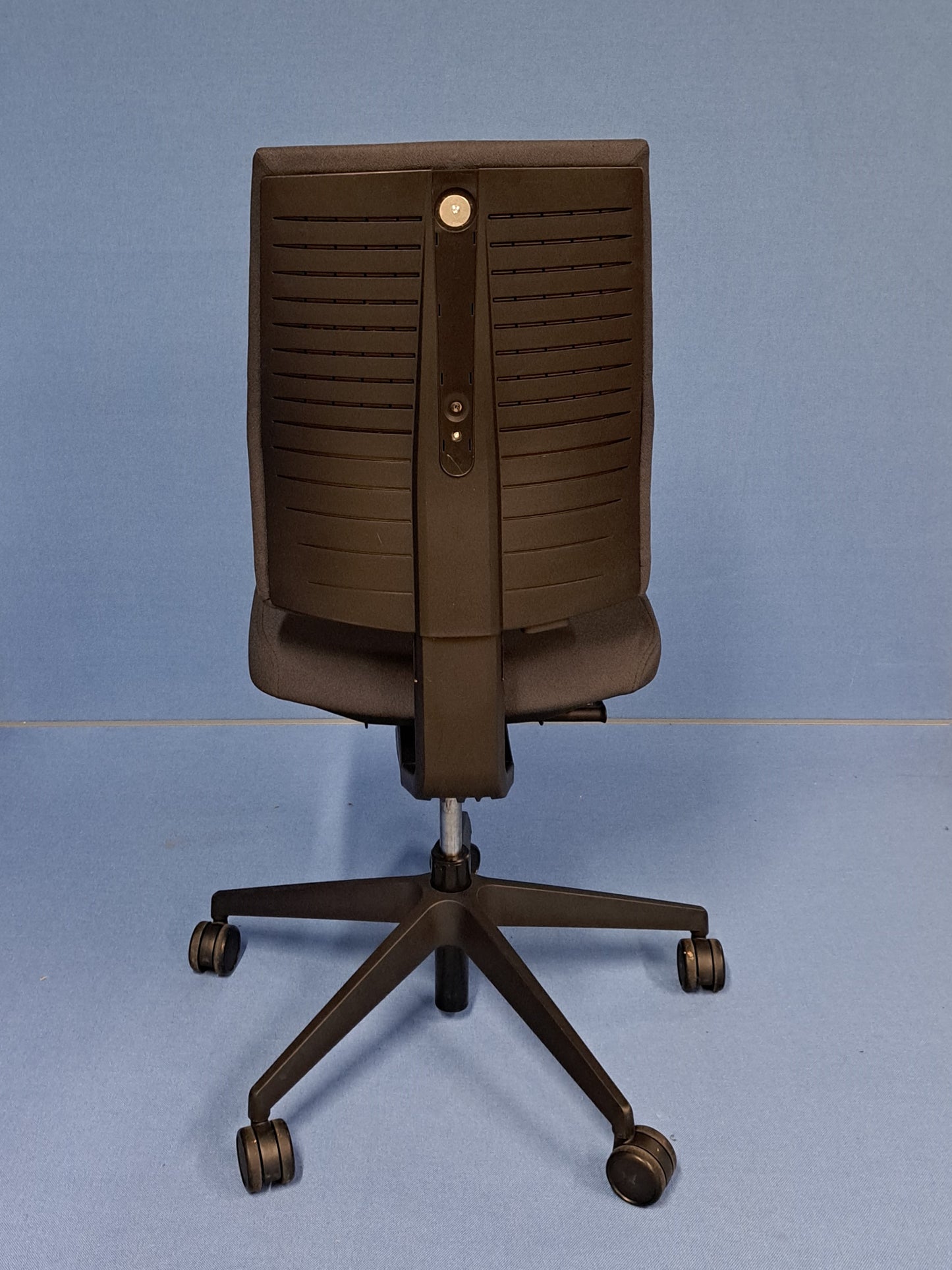 Senator FreeFlex Task Operators Chair Grey with black 5 star base (used)