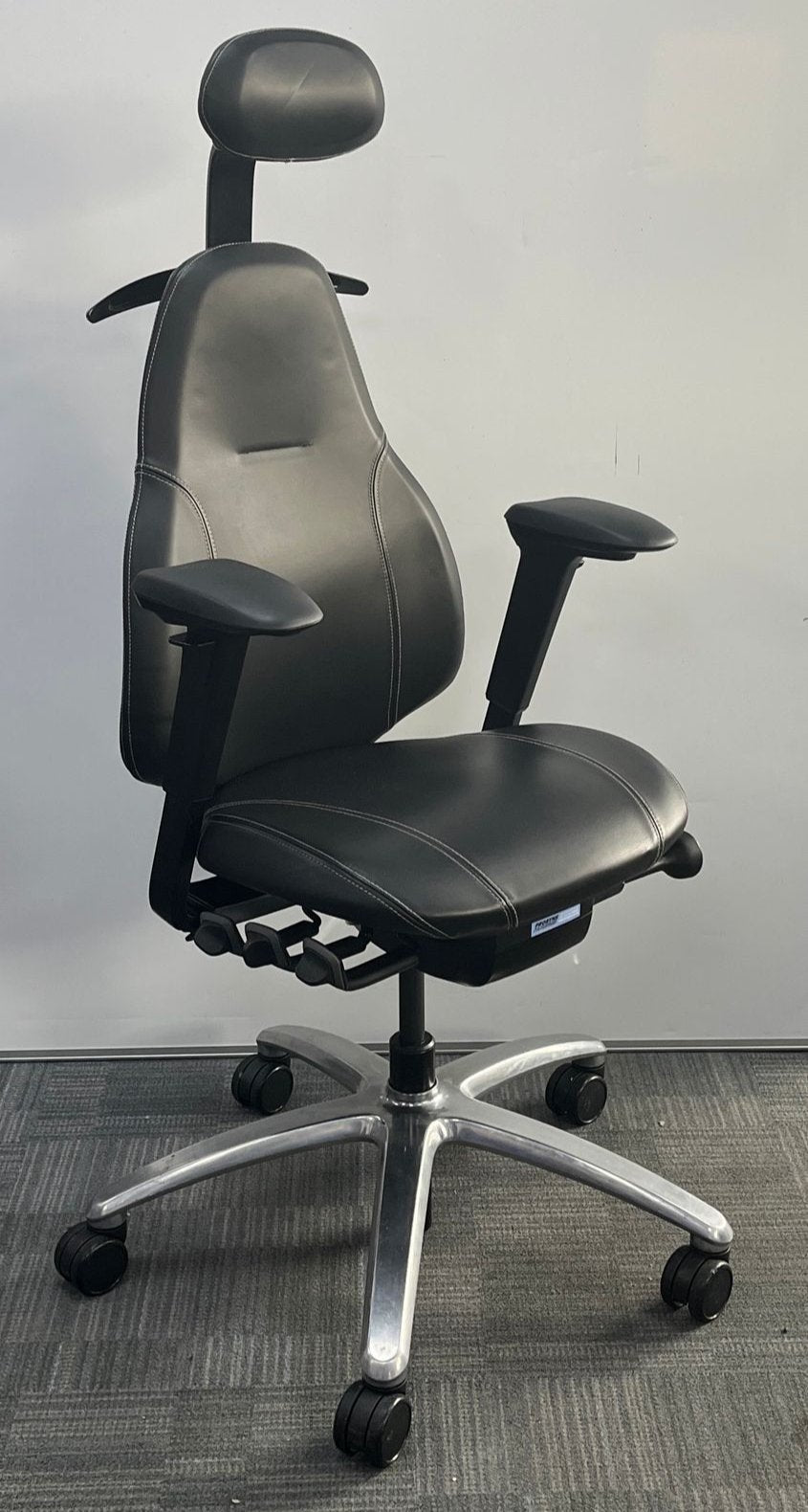 RH Mereo 220 High Back Ergonomic Leather Office Chair (used)