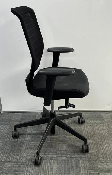 Senator Fuse Mesh Back Operators Armchair Black (used)