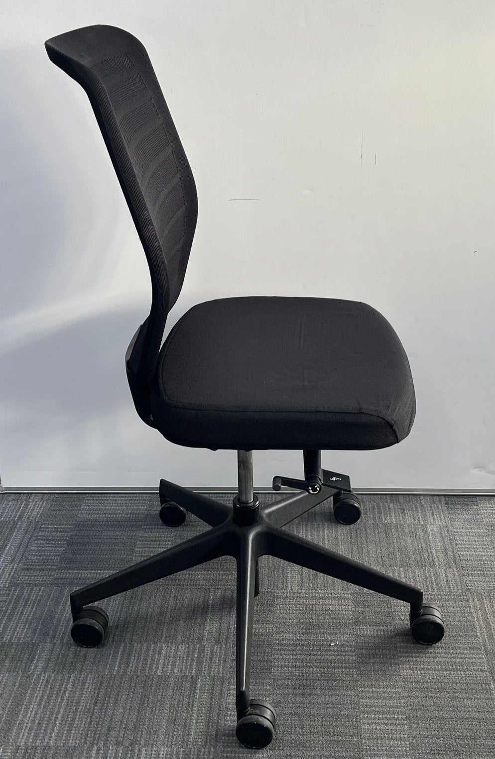 Senator Fuse Mesh Back Operators Chair Black (used)