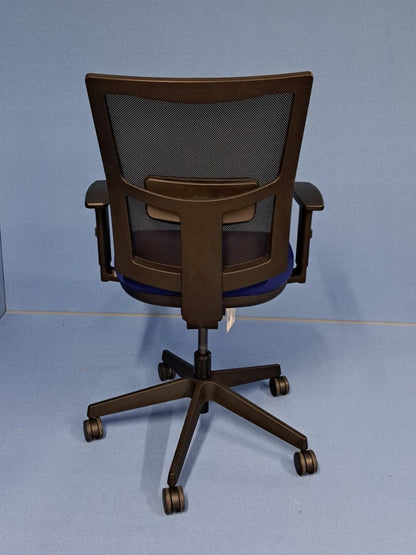 Pledge Black Mesh Back Blue Fabric Seat Black Frame Operator Armchair (used)