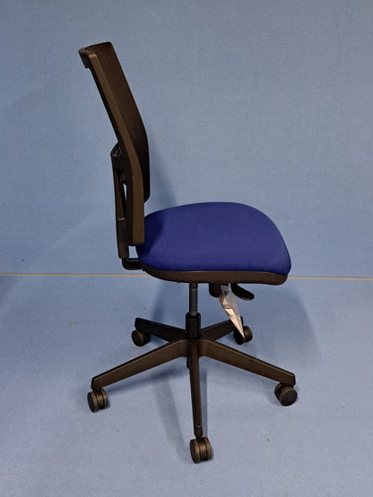 Pledge Black Mesh Back Blue Fabric Seat Black Frame Operator Chair (used)