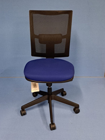 Pledge Black Mesh Back Blue Fabric Seat Black Frame Operator Chair (used)