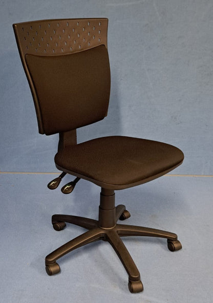 Senator Torasen E76 Operators Chair Black (used)