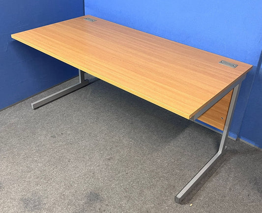 1600x800mm Straight Desk Oak (used)