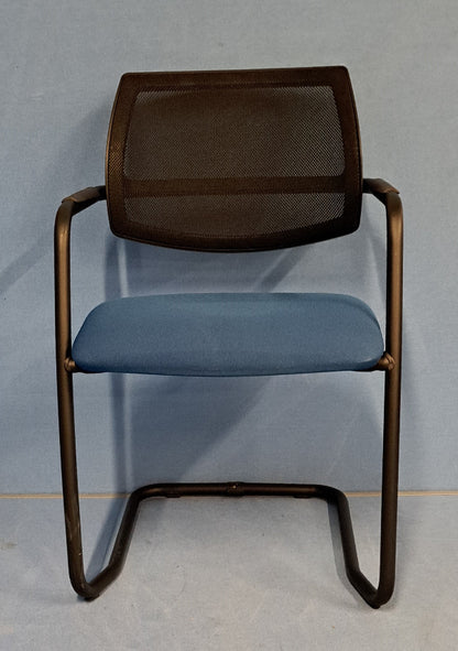 Meeting / Visitor Armchair on a Cantilever Frame Black / Blue (used)