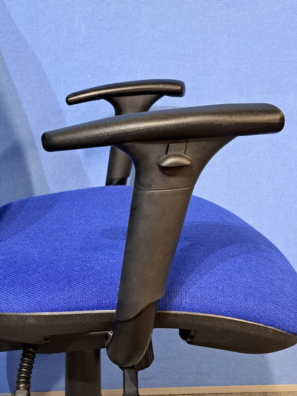 High Back Fully Loaded Operators Armchair, Blue Fabric (used)