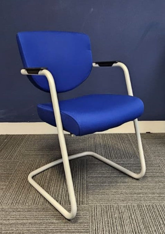 Visitors / Meeting Armchair on Cantilever Frame Blue / White (used)
