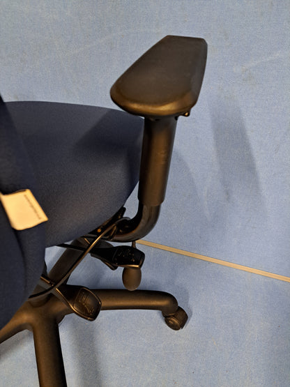 Medium Back Operators Armchair with Blue (used)
