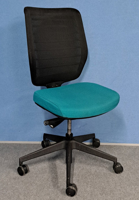 Senator Fuse Mesh Back Operators Chair Black/Teal (used)