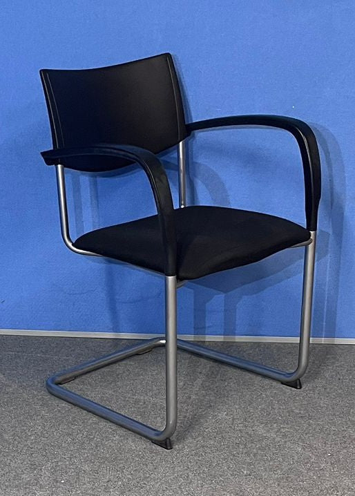 Kusch & Co Visitor Armchair Black on a Cantilever Frame (used)