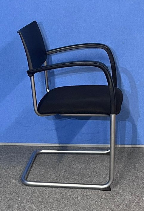 Kusch & Co Visitor Armchair Black on a Cantilever Frame (used)
