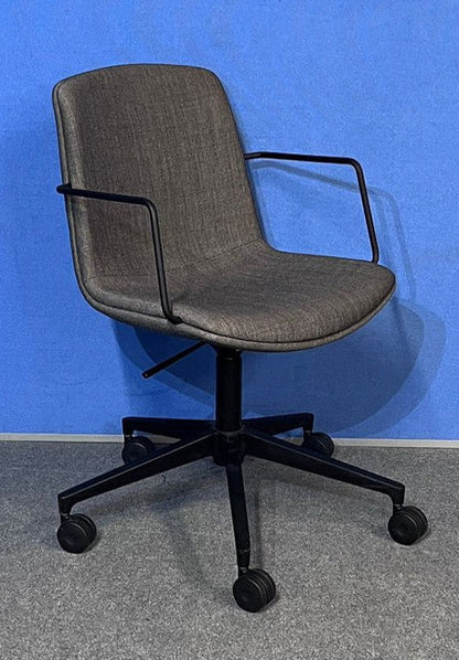 Orangebox Cubb Five Star Base Armchair (used)