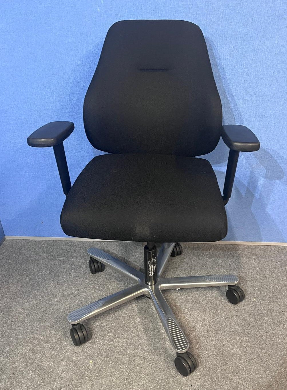 Orangebox Spira Plus Medium Back Armchair Black (used)