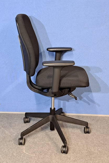Senator Dash Operator Armchair Black (used)