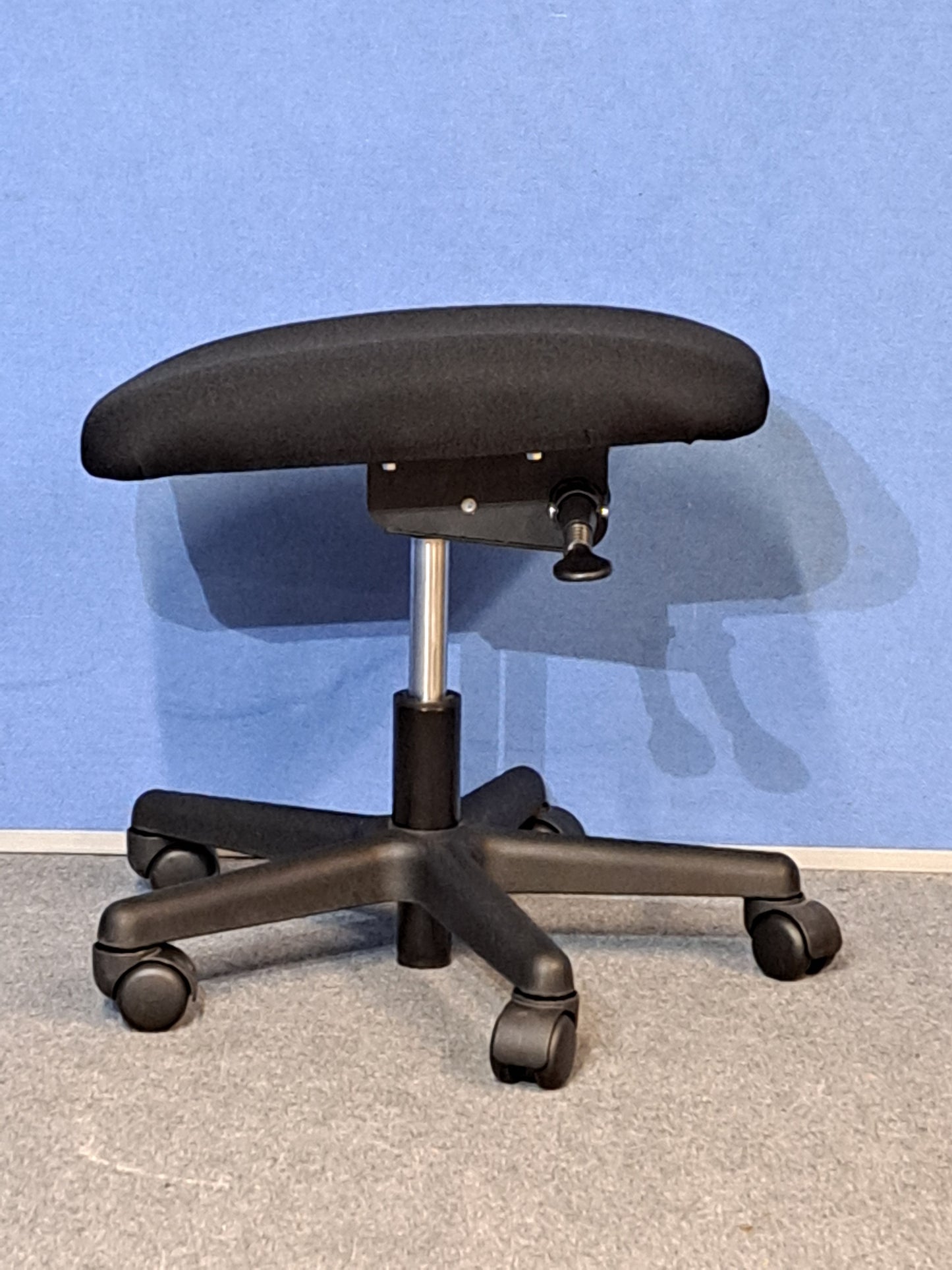 Actyv Single Height Adjustable Leg Rest Black (used)