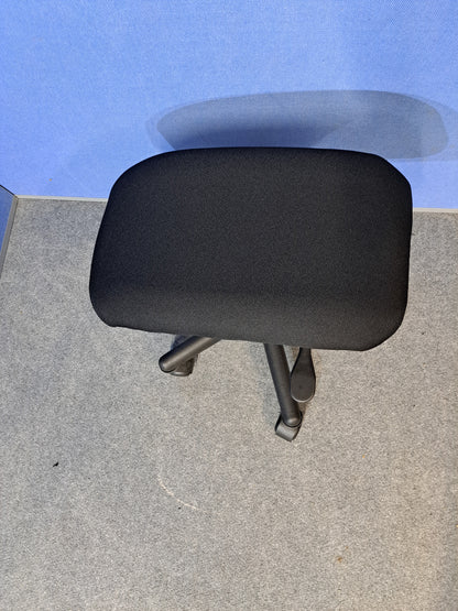 Actyv Single Height Adjustable Leg Rest Black (used)