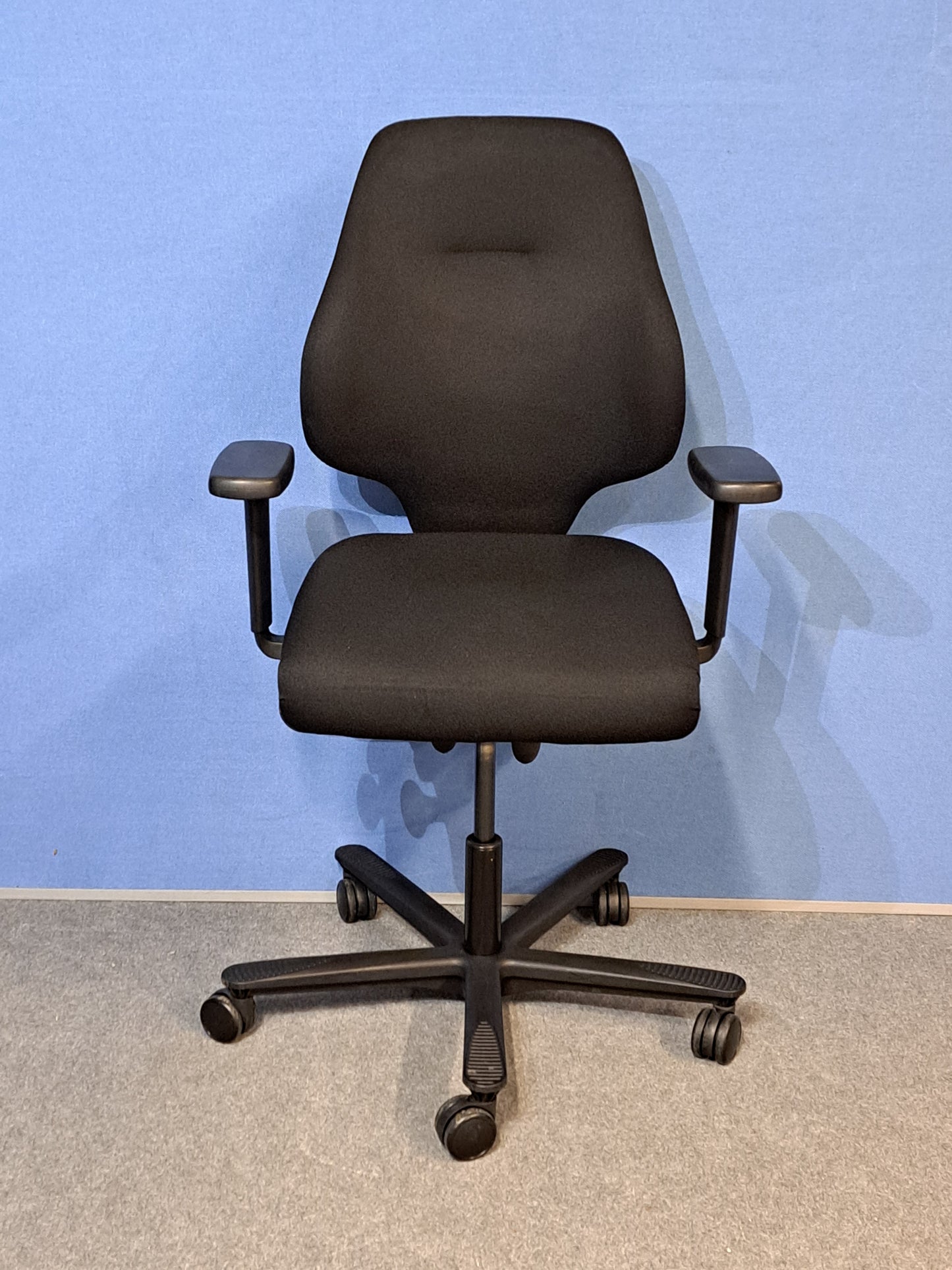 Orangebox Spira Plus Medium Back Armchair Black (used)