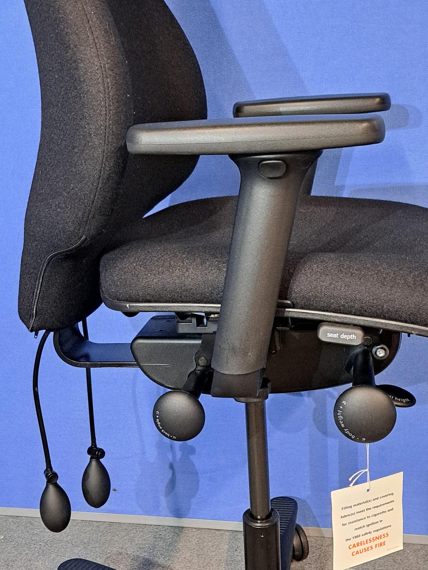 SALE Orangebox Spira Plus Medium Back Armchair inc Headrest Black (used)