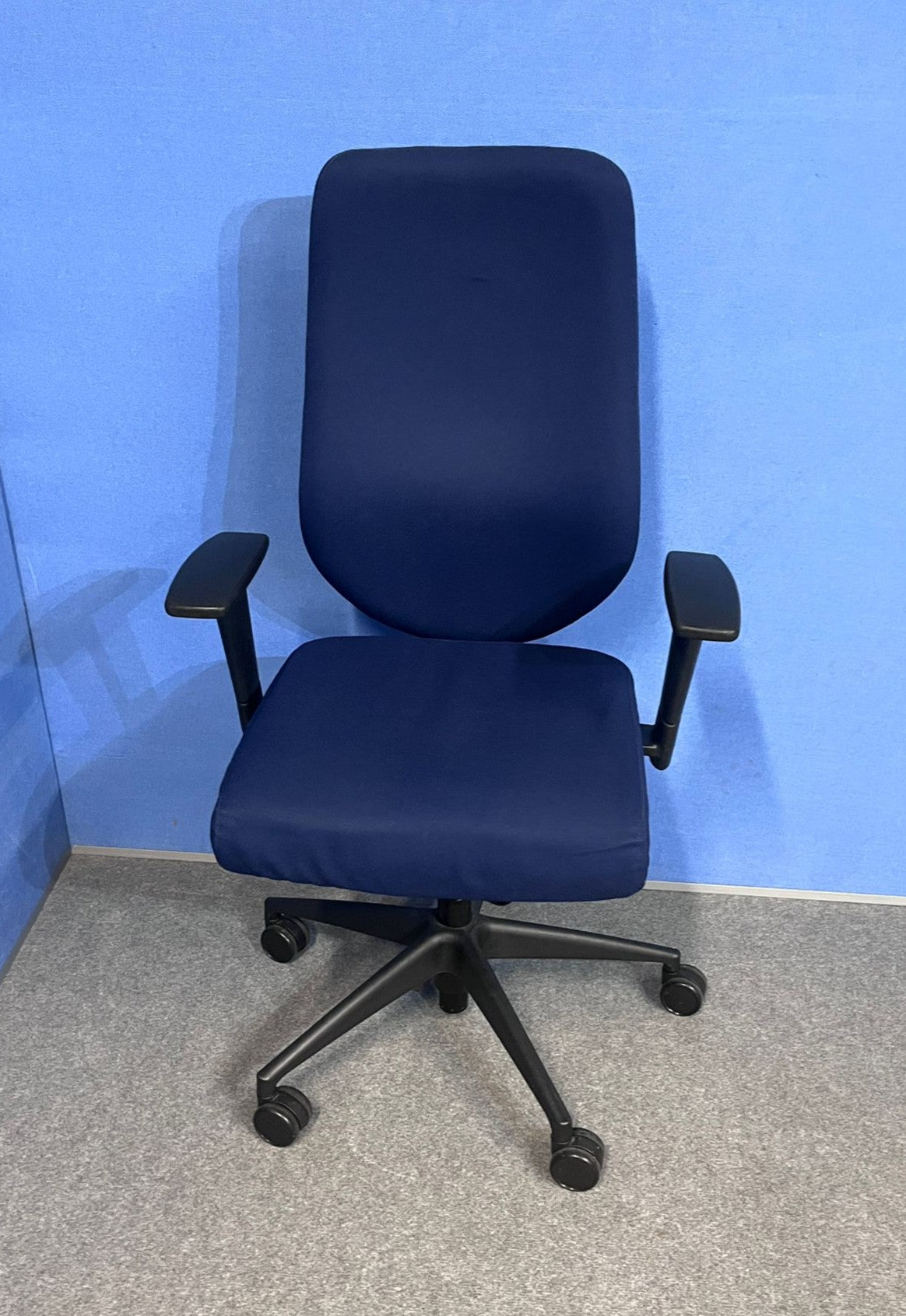Boss Design Key Task Medium Armchair Blue (used)