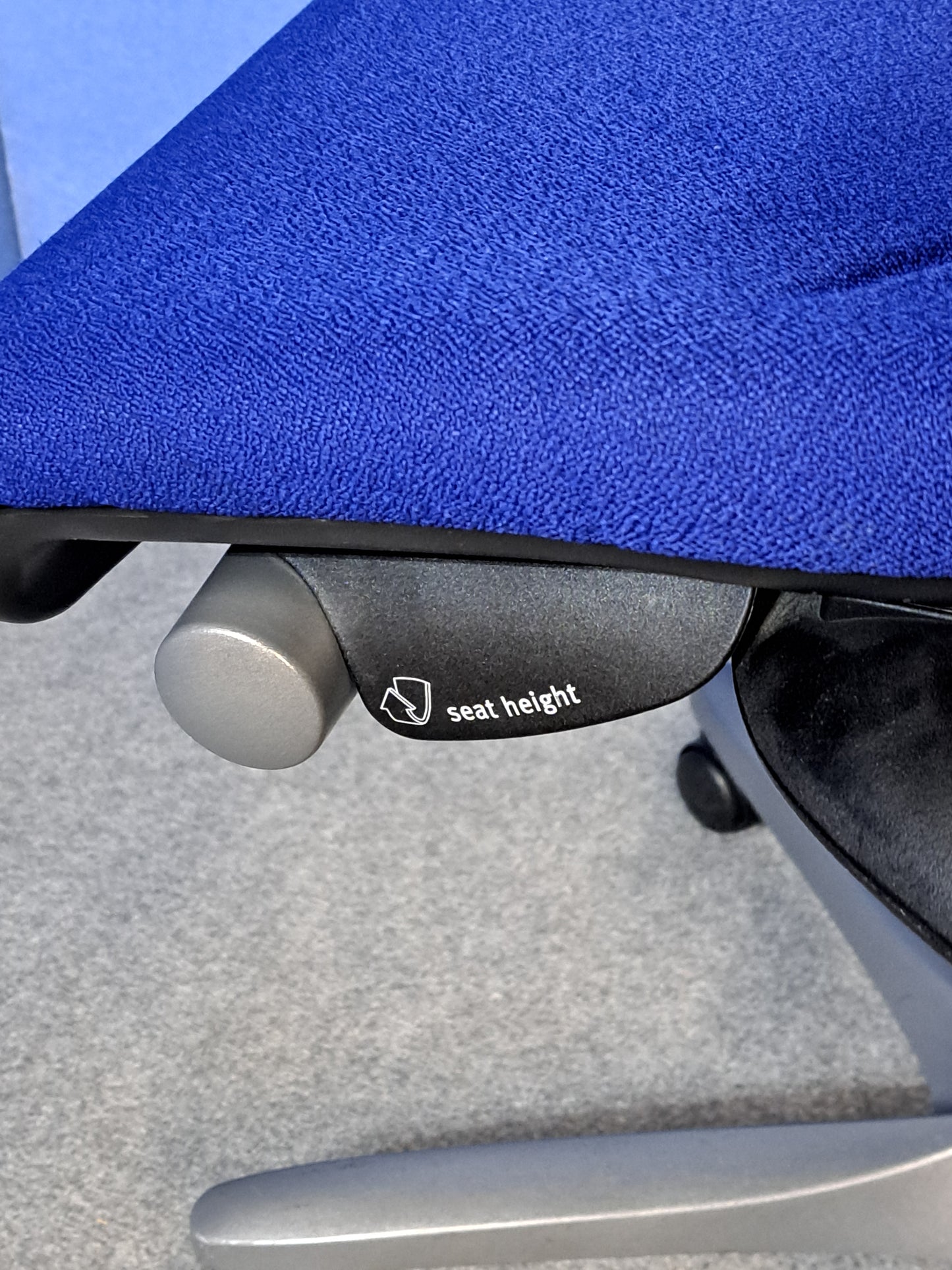 Giroflex G64 High Back Operators Armchair BLue(used)