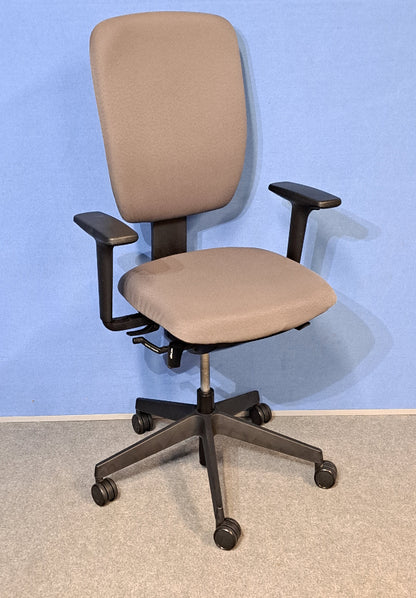 Senator Dash Operator Armchair Grey (used)