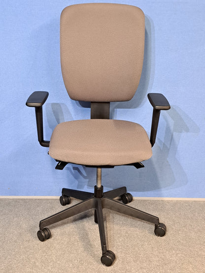 Senator Dash Operator Armchair Grey (used)