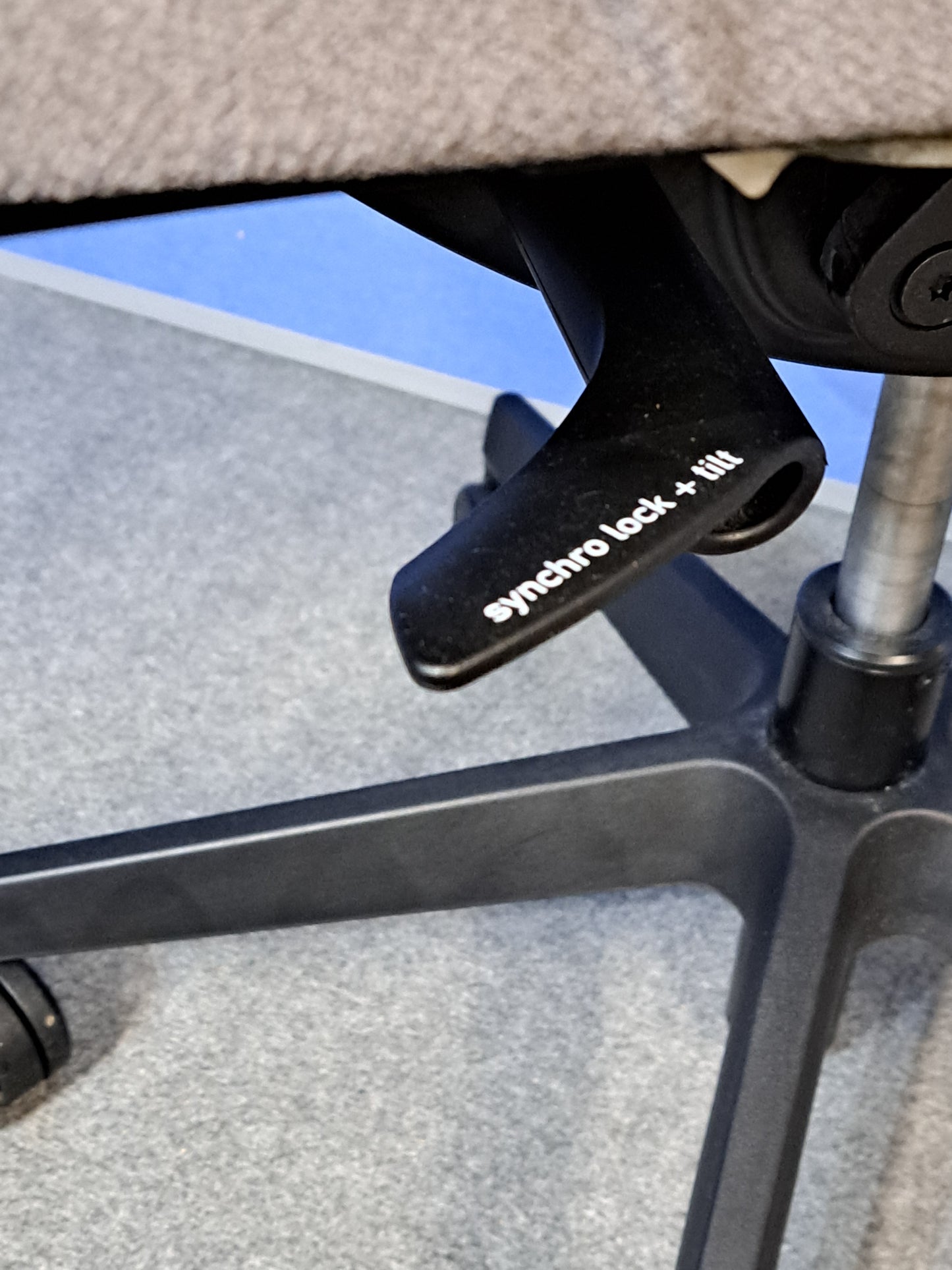 Senator Dash Operator Armchair Grey (used)