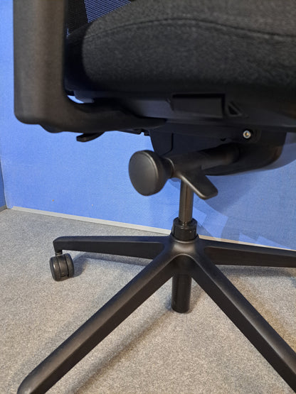 *SALE* Senator Ousby Task Armchair Black (used)