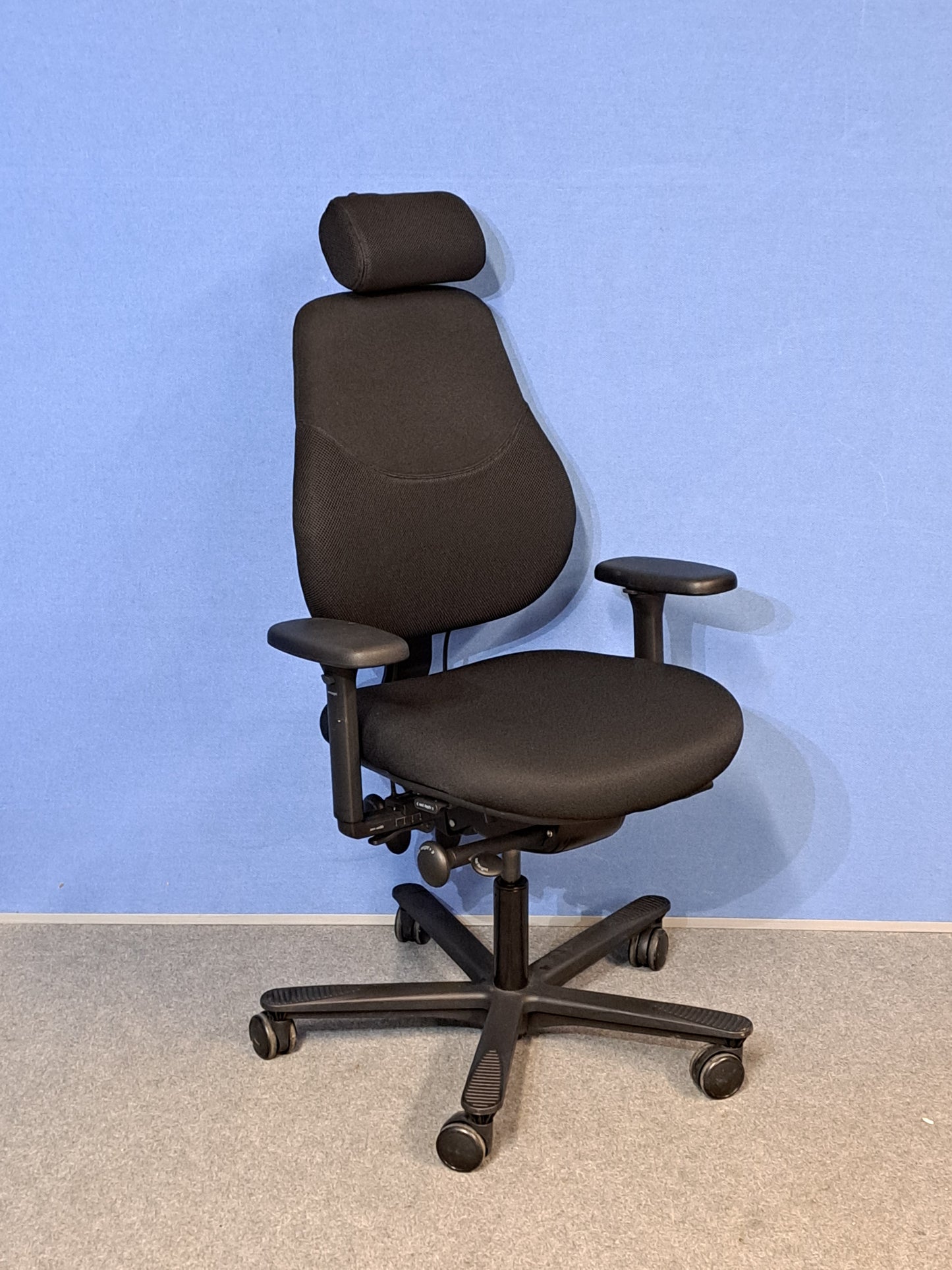 Orangebox Flo Mid Back Task Armchair with Headrest Black (used)