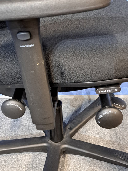 Orangebox Flo Mid Back Task Armchair with Headrest Black (used)