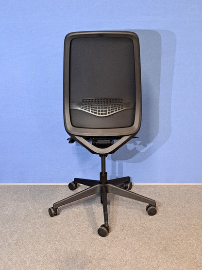 Pledge Eclipse Mesh Back Task Chair in Black (used)