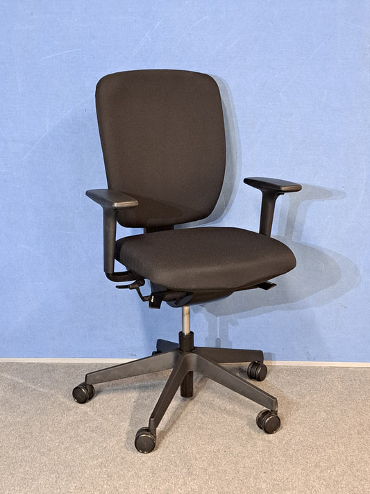 Senator Dash Operator Armchair Black (used)