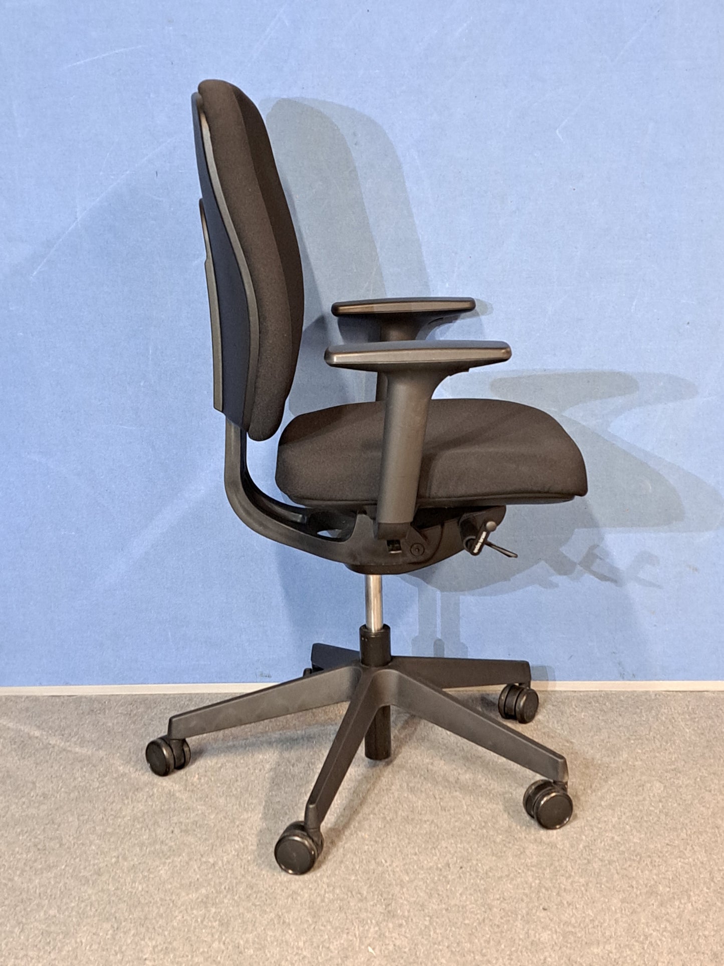 Senator Dash Operator Armchair Black (used)