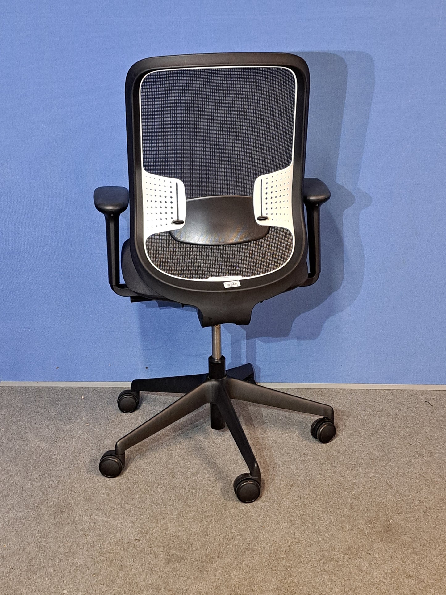 Orangebox Do Mesh Back Operator Armchair - Grey/White *SMALL HOLE IN SEAT* (Used)