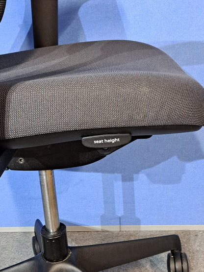 Orangebox Do Mesh Back Operator Armchair - Grey/White *SMALL HOLE IN SEAT* (Used)