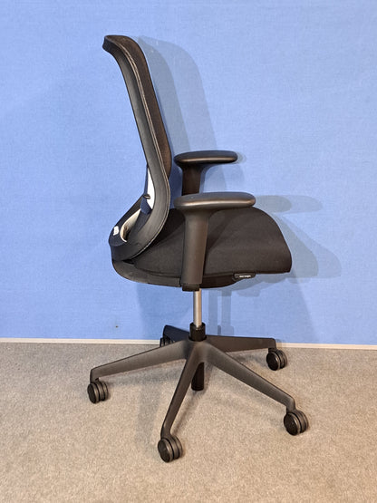 Orangebox Do Mesh Back Operator Armchair - Black / White (Used)