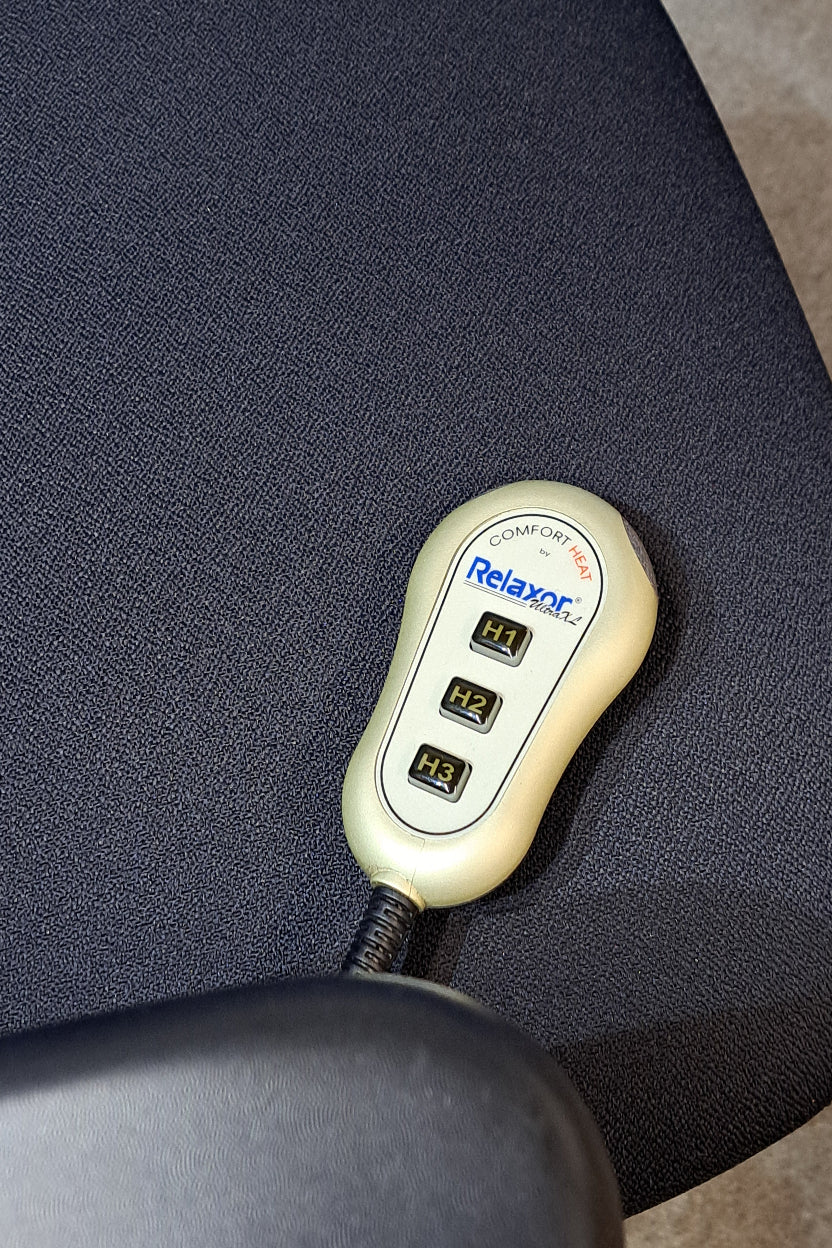 Relaxor heat device on a chair