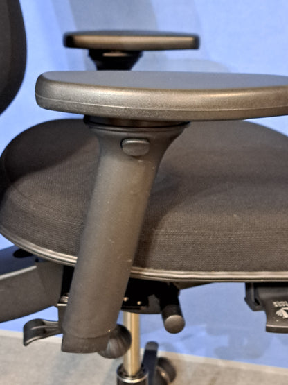 Hoganas +501 Office Armchair inc Headrest Black (used)