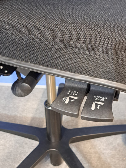 Hoganas +501 Office Armchair inc Headrest Black (used)