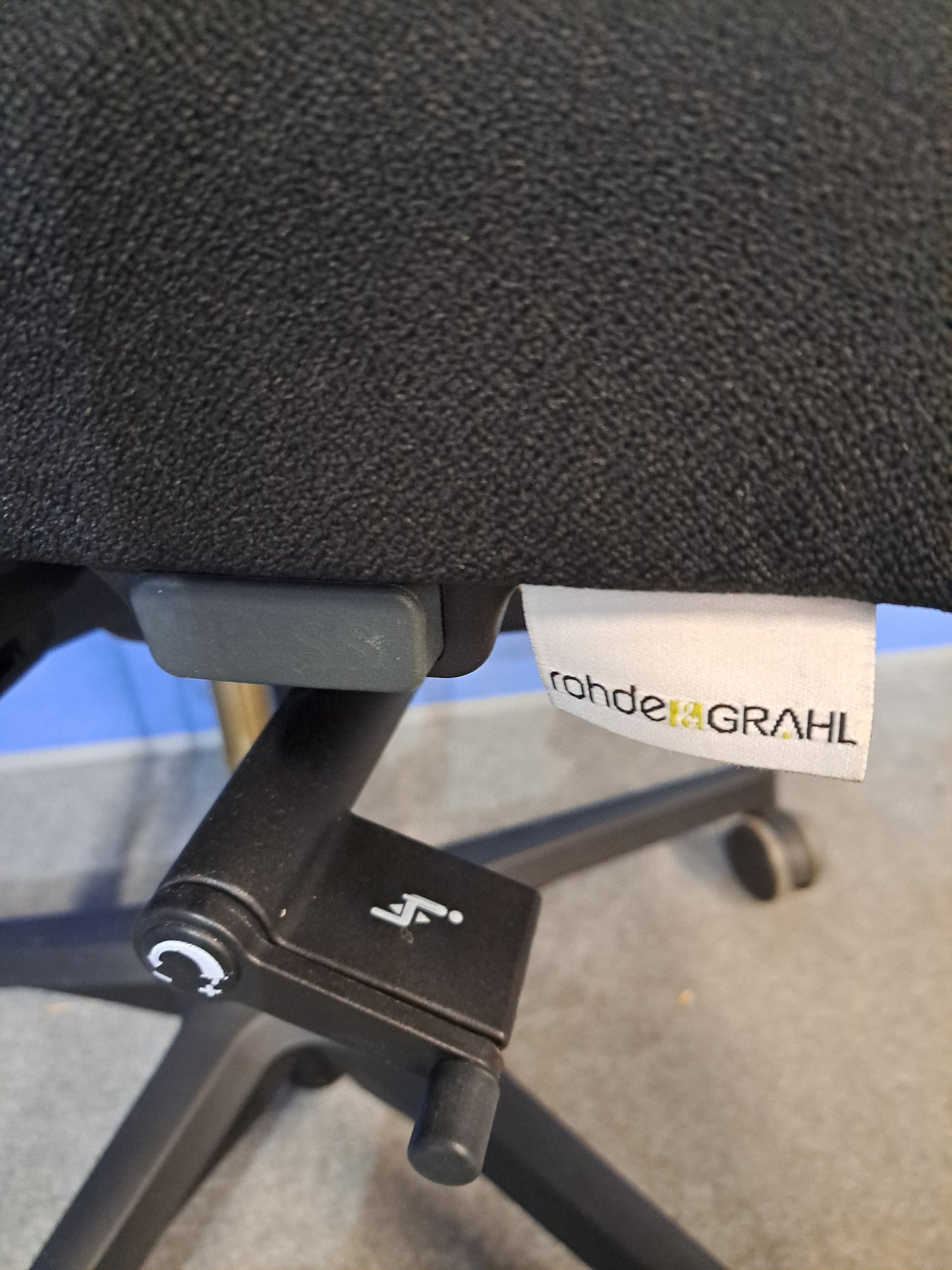 Rohde Grahl Nowy Styl Xenium Basic Office Armchair inc Headrest Black (used)